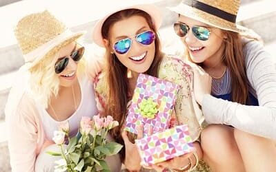 دردشة عبر الهاتف مع بنات وشباب | شات خاص مجاني